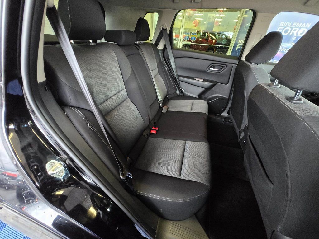 Used 2025 Nissan Rogue SV image 24