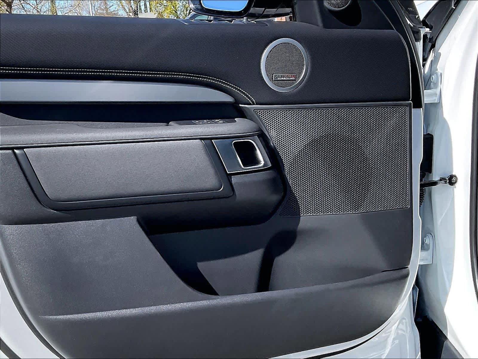 New 2026 Land Rover Discovery Limited Edition AWD/4WD image 24