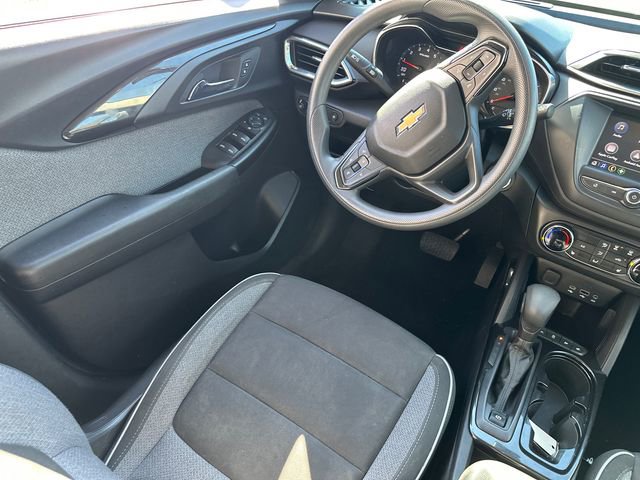 Used 2022 Chevrolet TrailBlazer LT w/ LPO, Blackout Package image 19