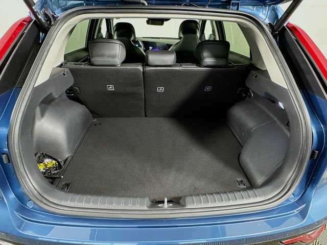 Used 2023 Kia Niro SX Touring FWD image 28