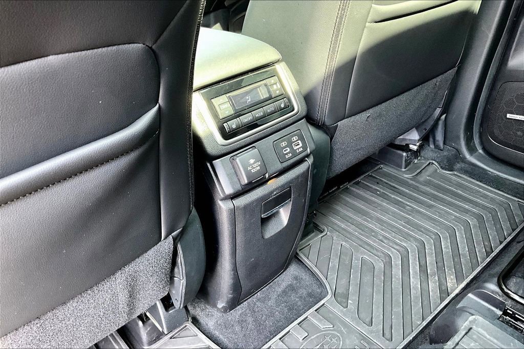 Used 2023 Subaru Ascent Touring AWD/4WD image 12