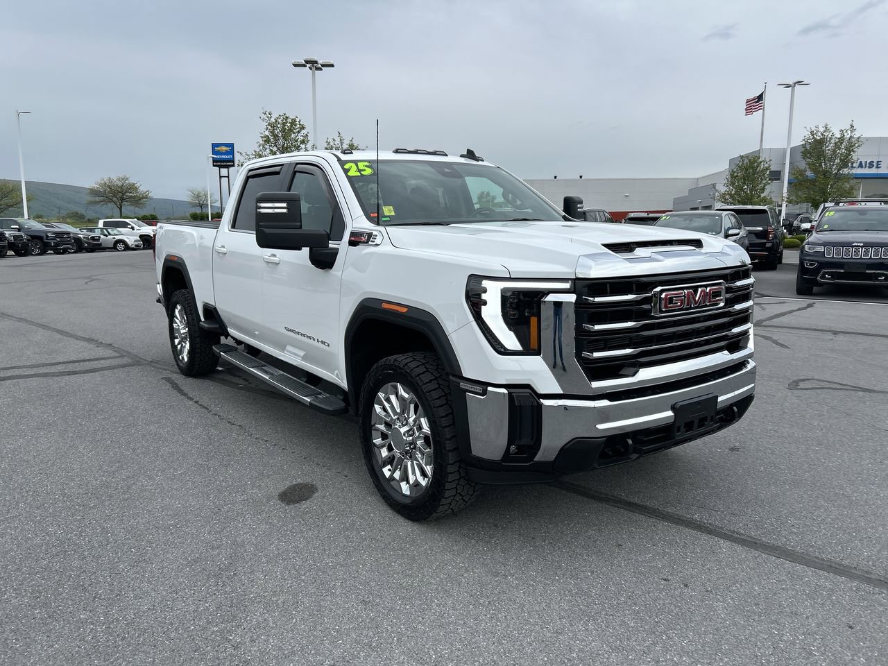 Used 2025 GMC Sierra 2500 SLE w/ SLE Convenience Package AWD/4WD image 1