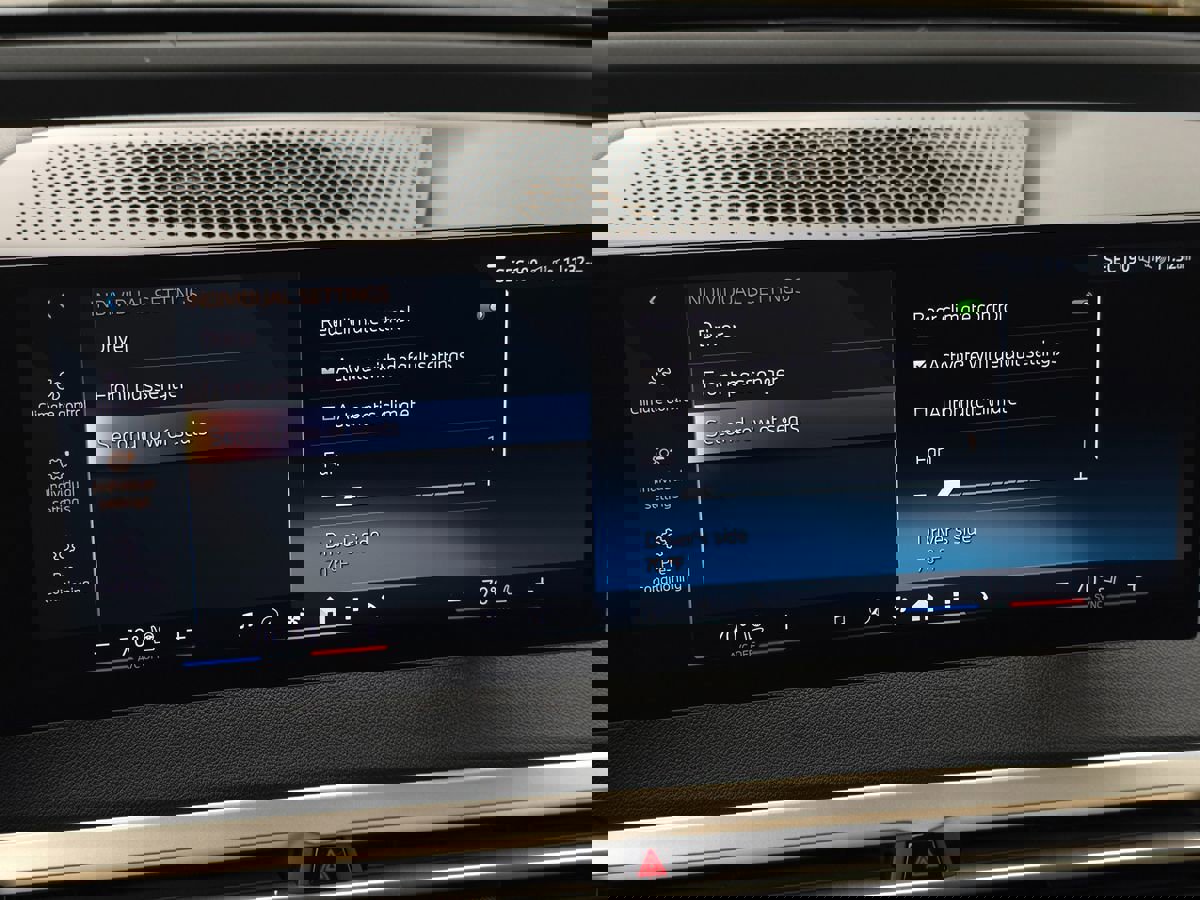 Used 2024 BMW iX xDrive50 w/ Premium Package image 35