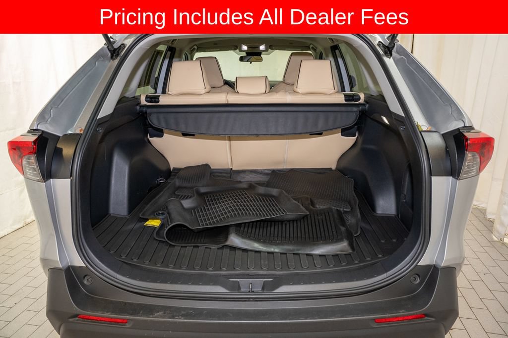 Used 2025 Toyota RAV4 XLE AWD/4WD image 5