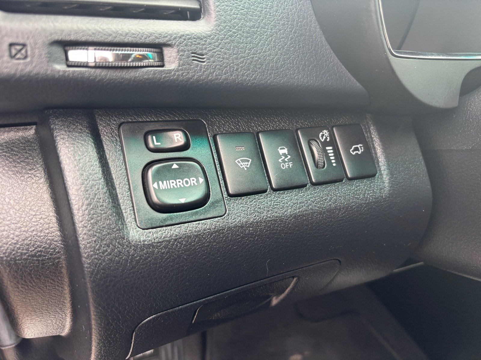 Used 2013 Toyota Highlander Limited FWD image 29