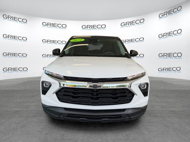 Used 2024 Chevrolet TrailBlazer LS w/ LS Convenience Package AWD/4WD image 2