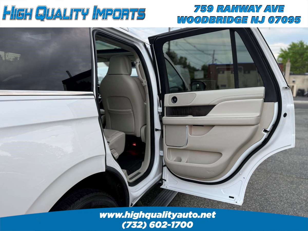 Used 2018 Lincoln Navigator Select w/ Technology Package AWD/4WD image 20