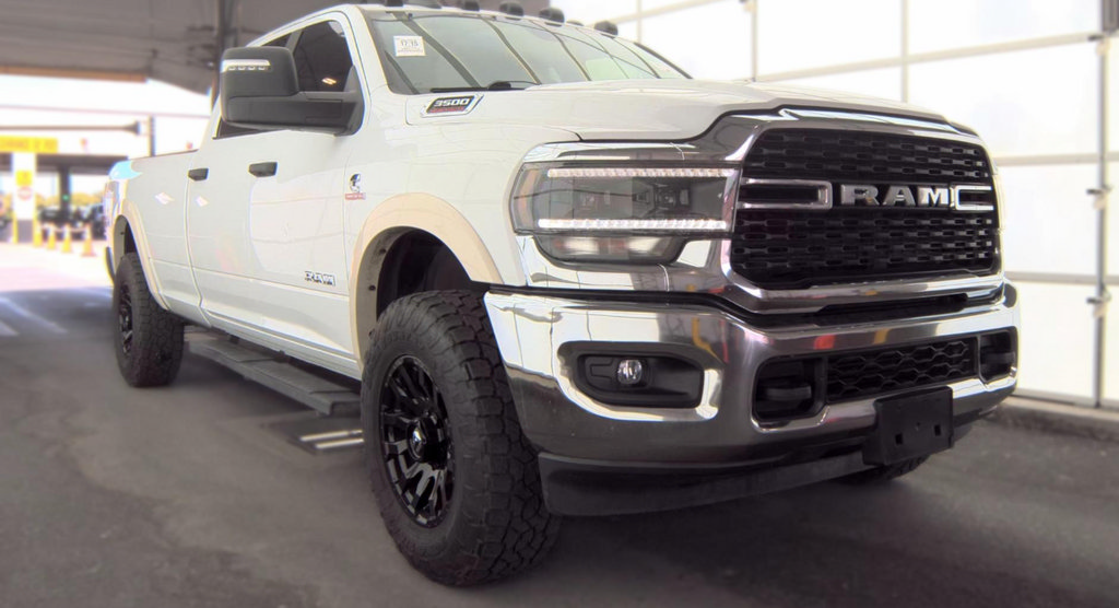 Used 2023 RAM 3500 Big Horn w/ Level 1 Equipment Group AWD/4WD image 2