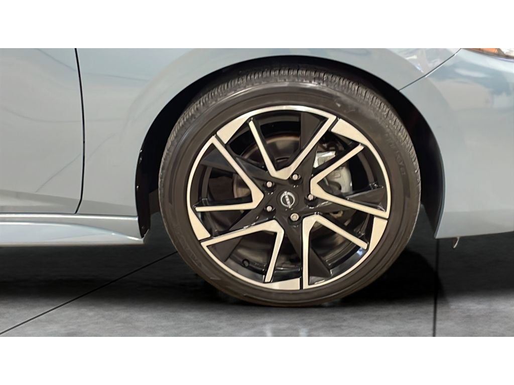 Used 2024 Nissan Sentra SR FWD image 17