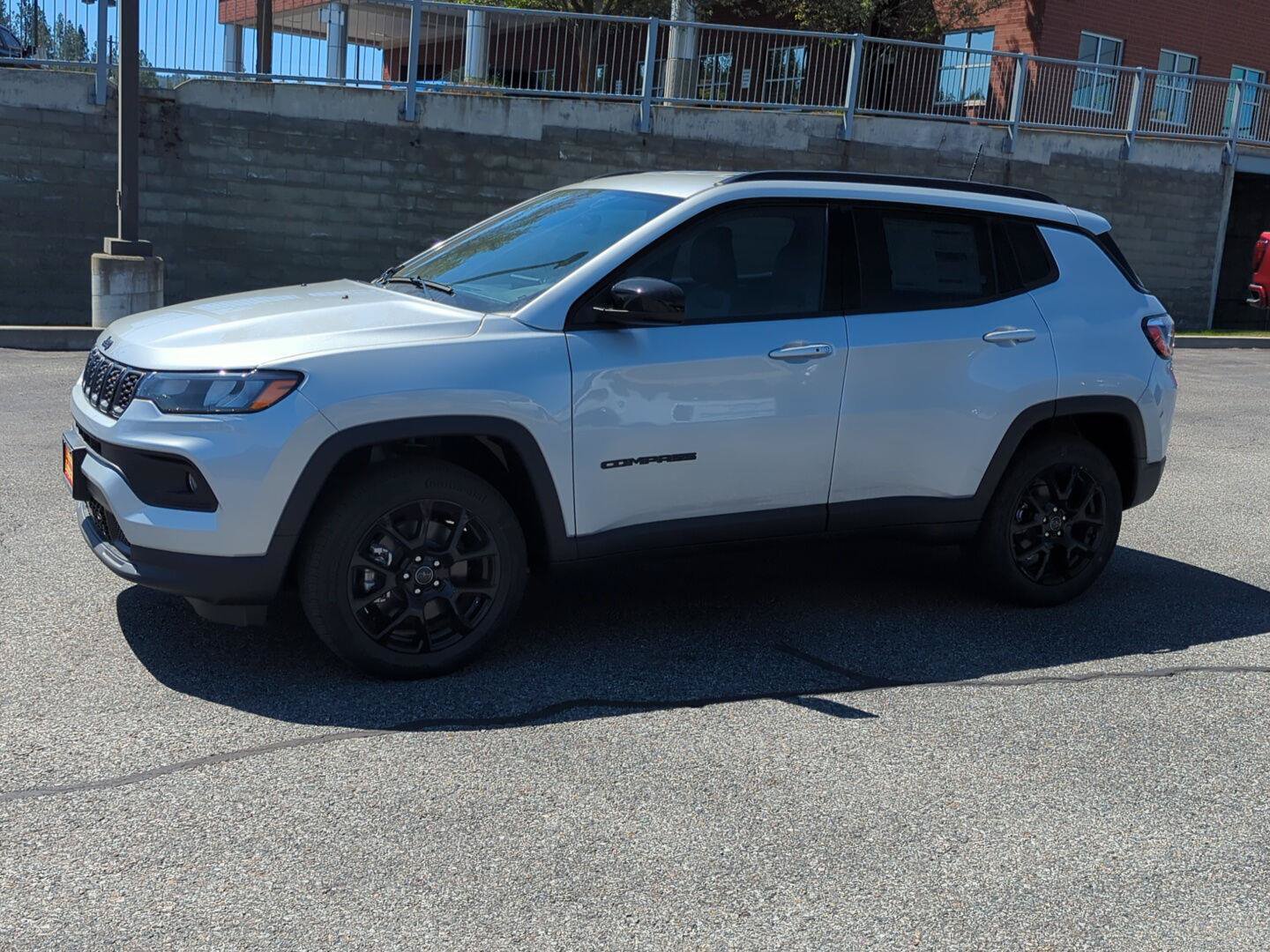 New 2026 Jeep Compass Latitude AWD/4WD image 3