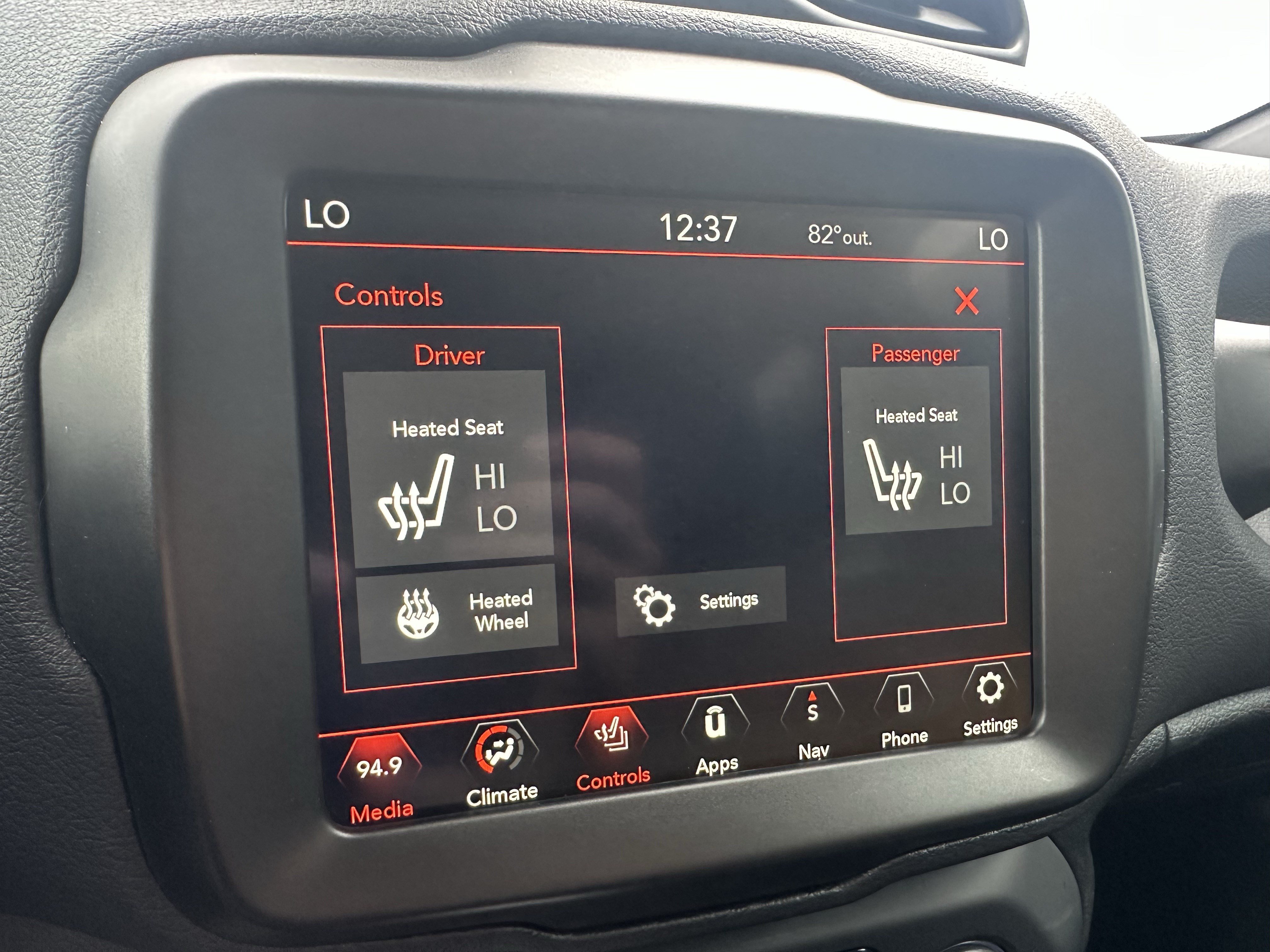 Used 2022 Jeep Renegade Limited AWD/4WD image 14