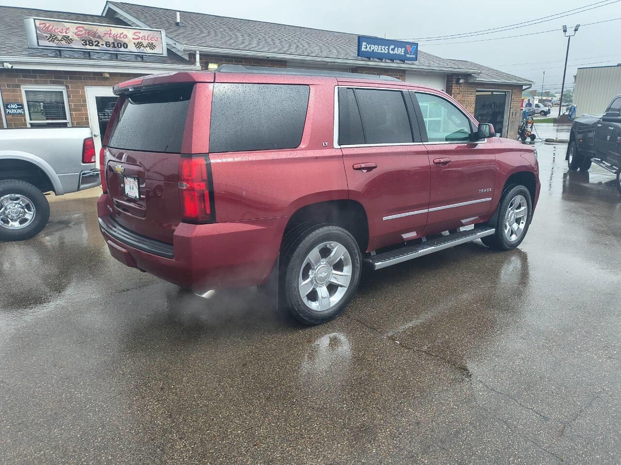 Used 2017 Chevrolet Tahoe LT w/ LT Signature Package AWD/4WD image 5