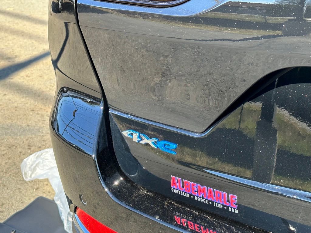 Used 2024 Jeep Grand Cherokee Limited 4xe w/ MOPAR Finishing Package AWD/4WD image 43