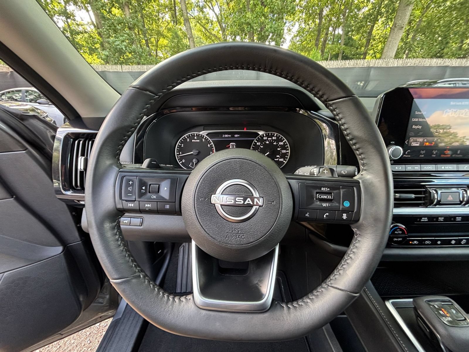 Used 2025 Nissan Pathfinder SV AWD/4WD image 29