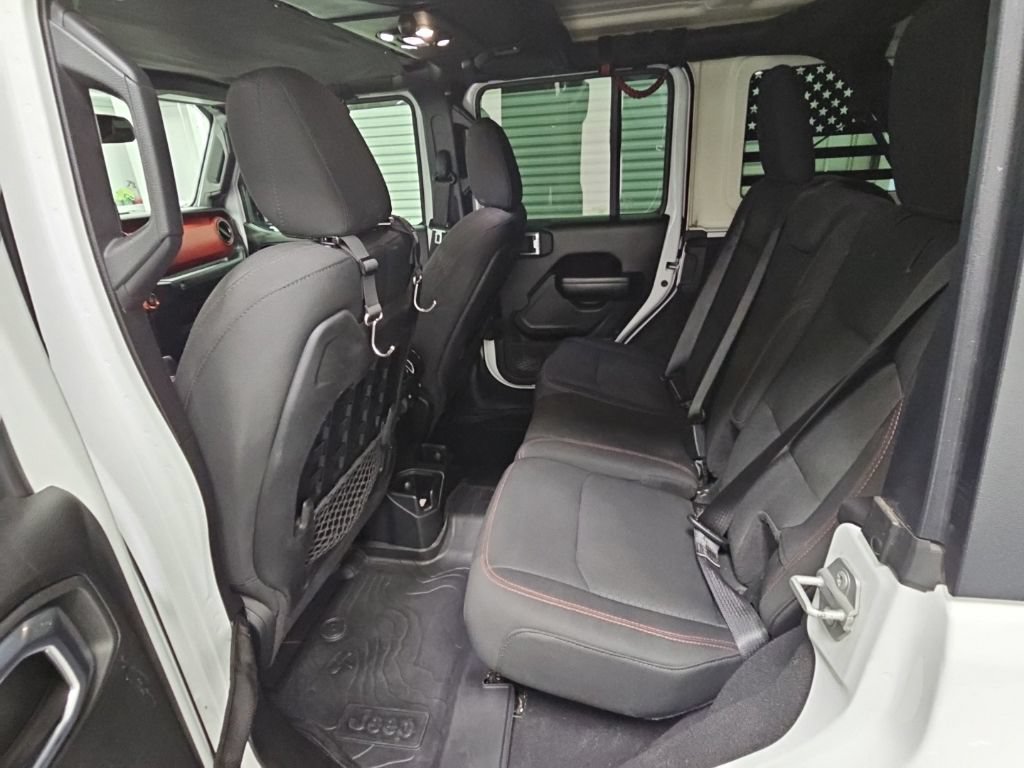 Used 2021 Jeep Wrangler Unlimited Rubicon AWD/4WD image 32