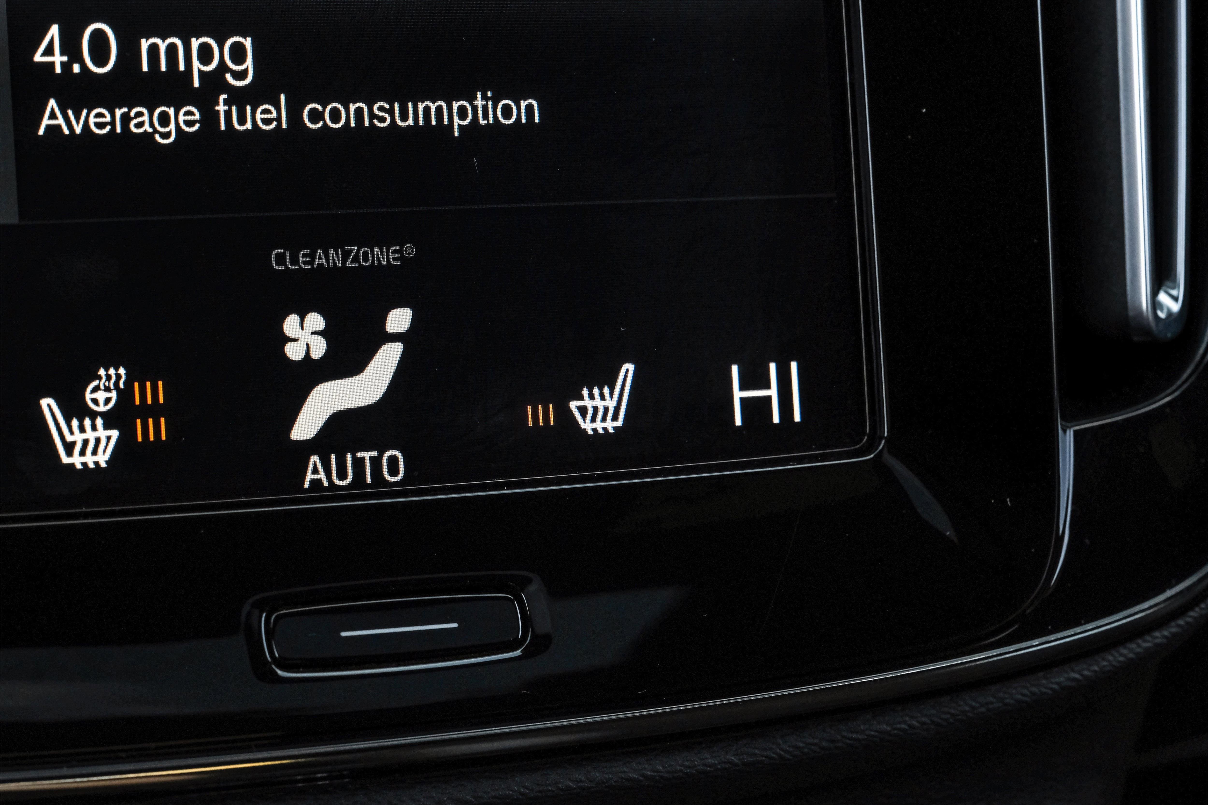 Used 2021 Volvo XC40 T4 R-Design image 32