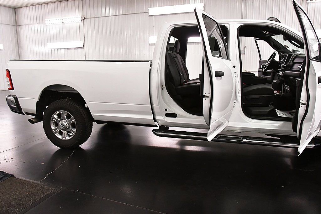Used 2024 RAM 3500 Big Horn AWD/4WD image 36