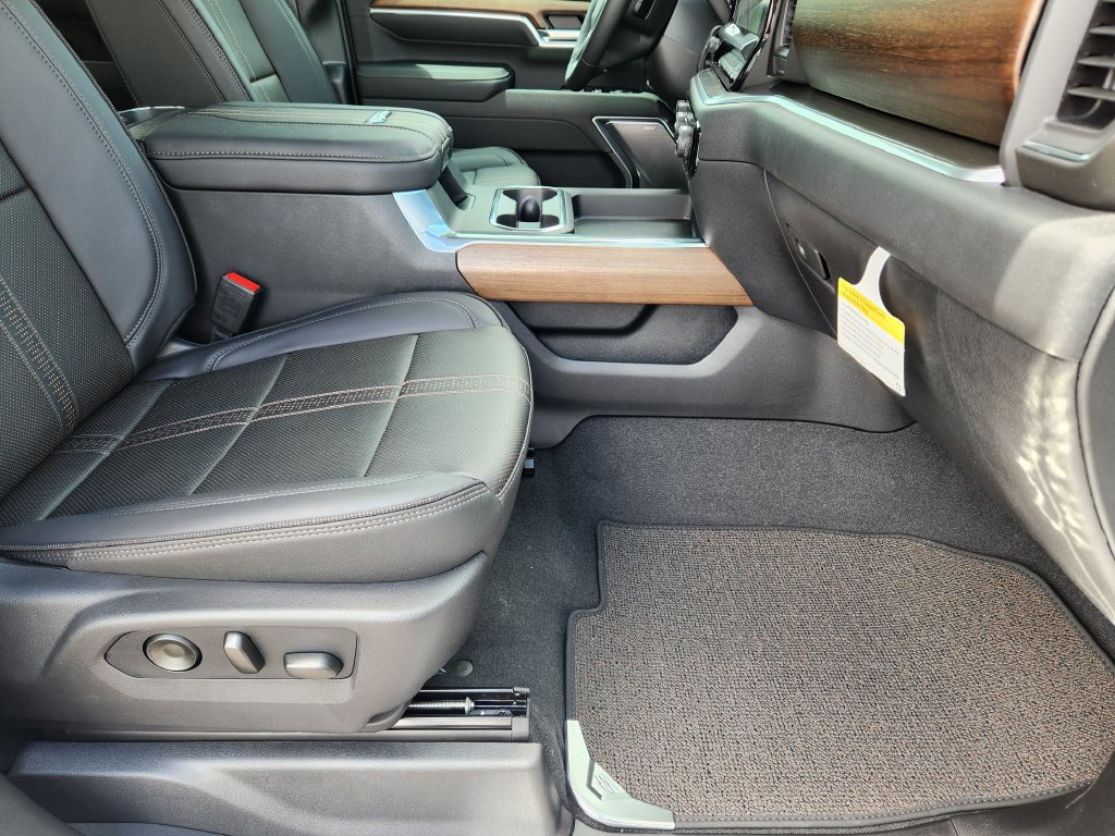 New 2026 Chevrolet Silverado 3500 High Country w/ High Country Premium Package AWD/4WD image 16