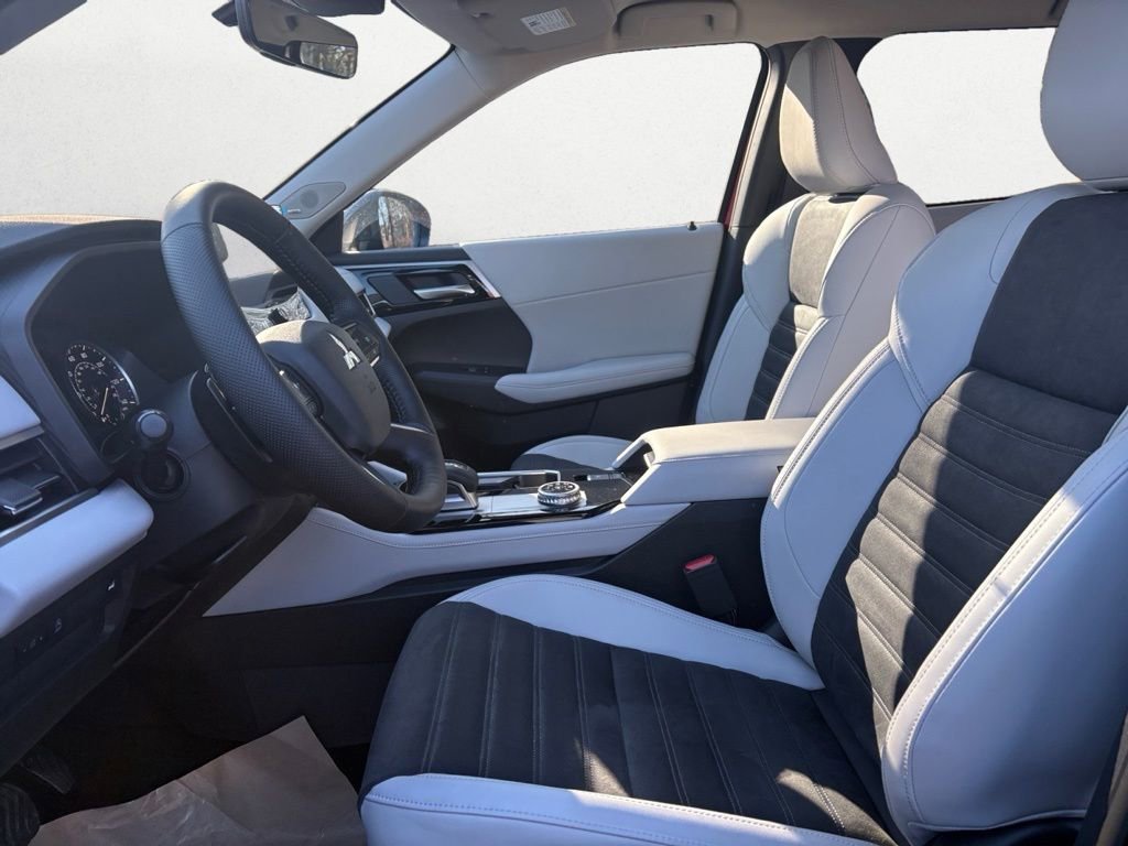 New 2026 Mitsubishi Outlander SE image 10
