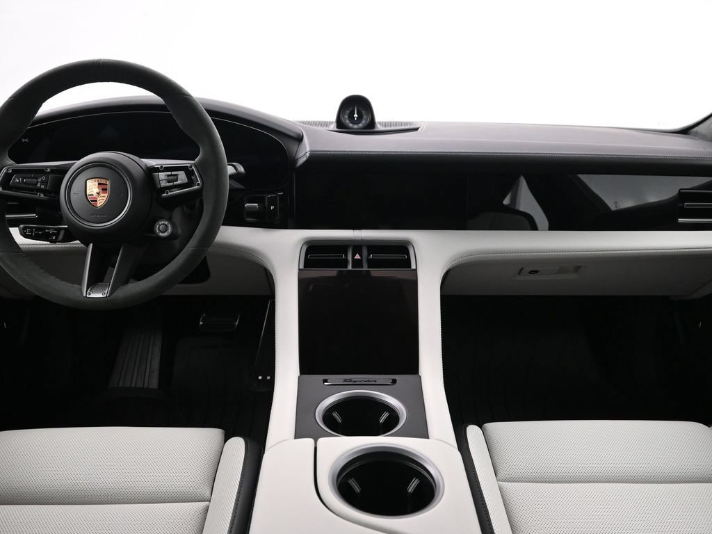 New 2026 Porsche Taycan GTS AWD/4WD image 9