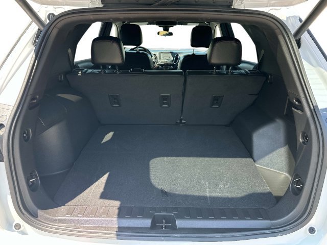 Used 2023 Chevrolet Equinox RS FWD image 11