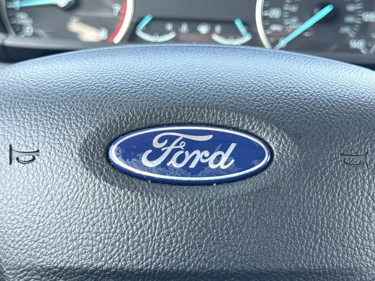 Used 2020 Ford EcoSport SE w/ SE Convenience Package image 24