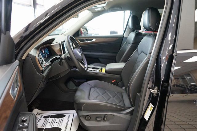 Used 2024 Volkswagen Atlas SE image 29