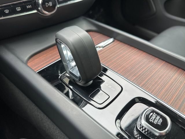 Certified 2025 Volvo V60 B5 Cross Country Plus image 20