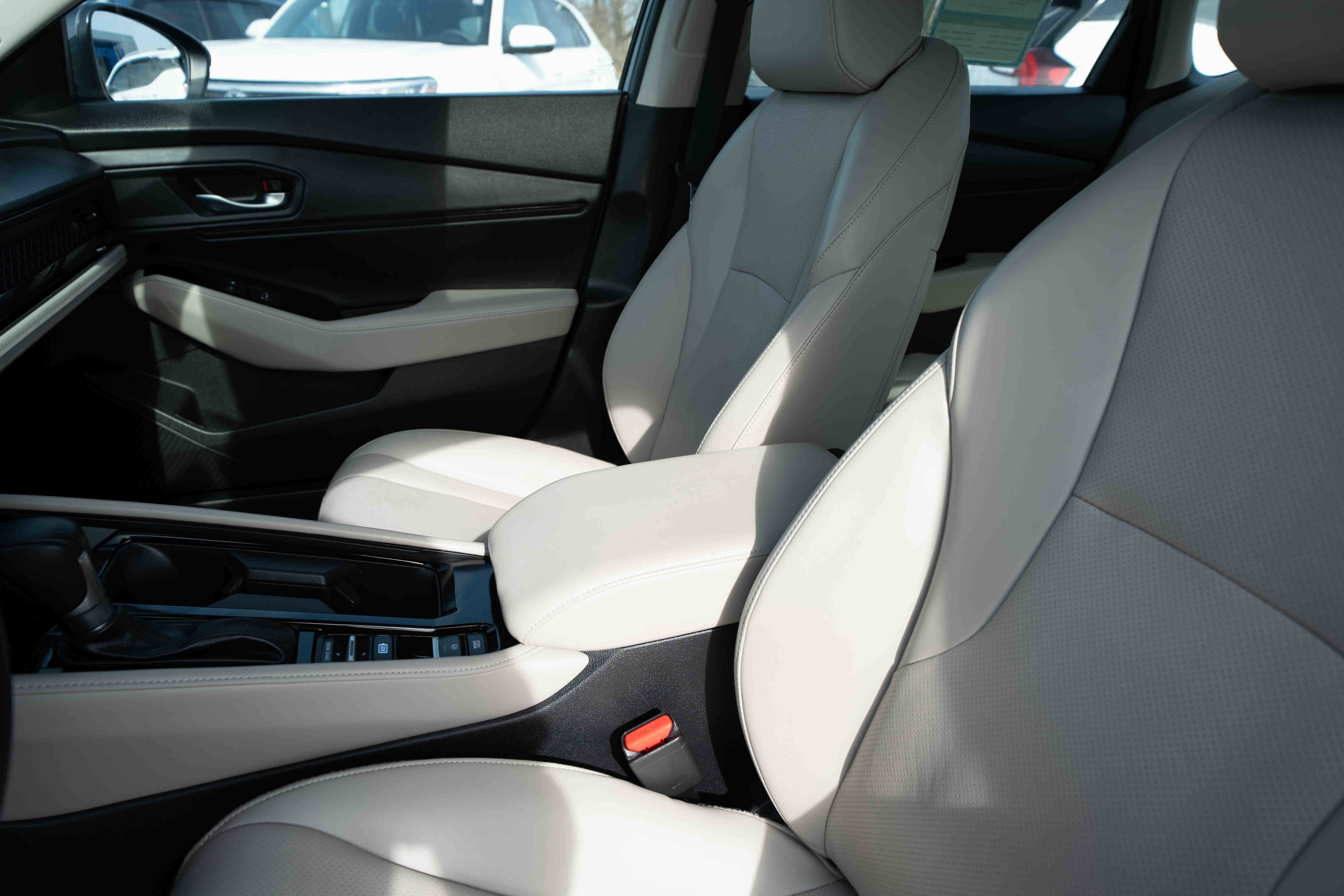 Used 2024 Honda Accord Touring image 10