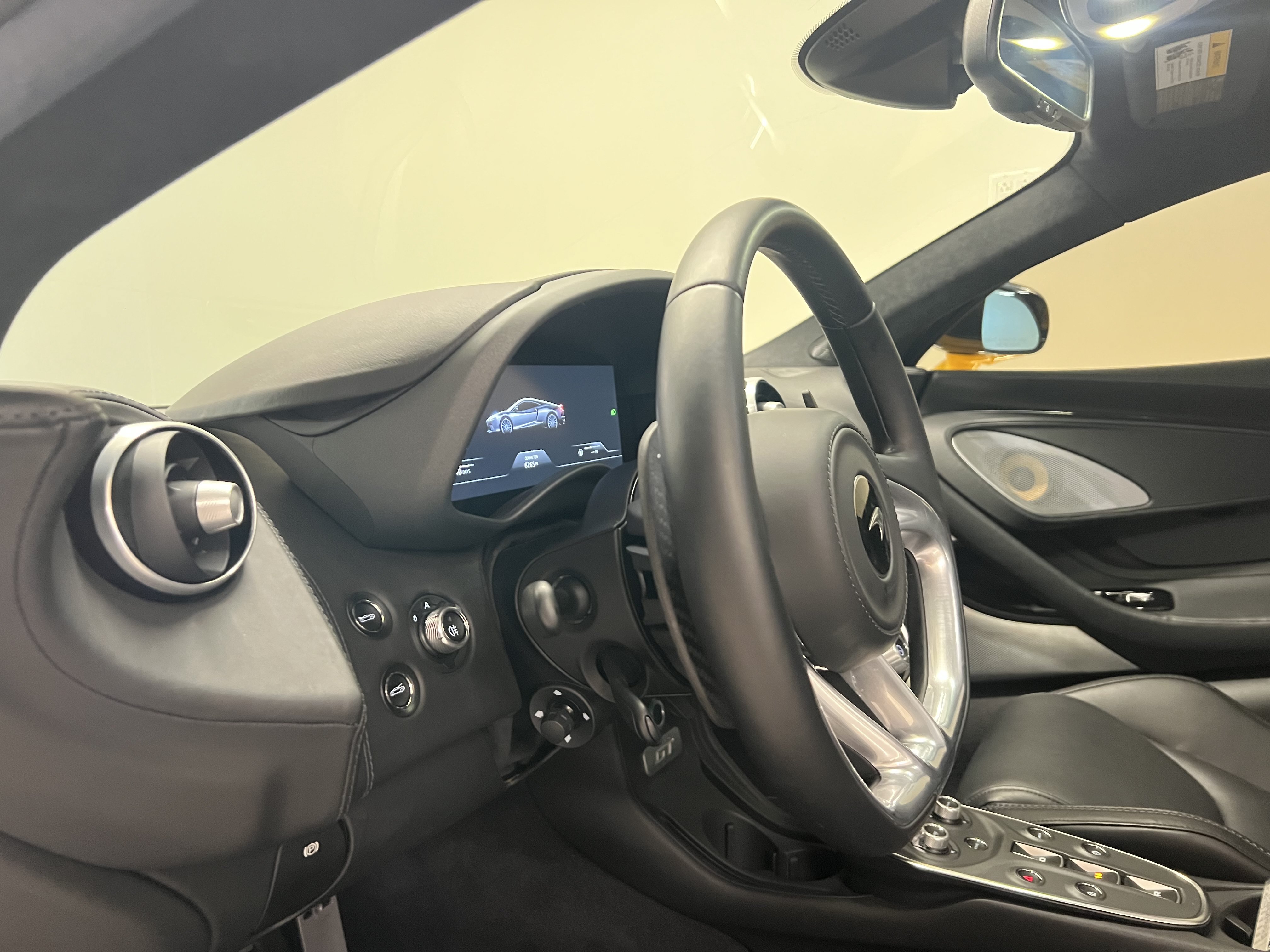 Used 2023 McLaren GT RWD image 17