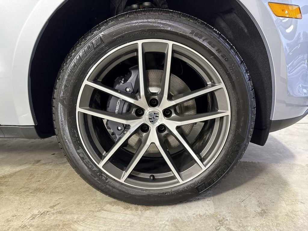 New 2026 Porsche Macan AWD/4WD image 15