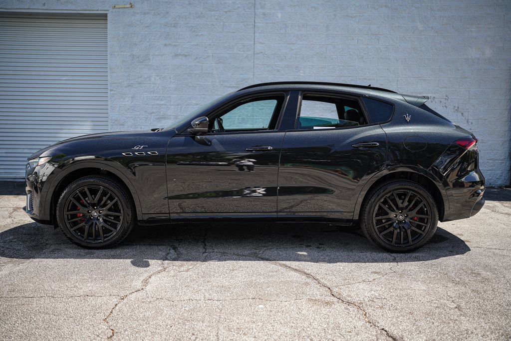 Used 2022 Maserati Levante GT AWD/4WD image 10