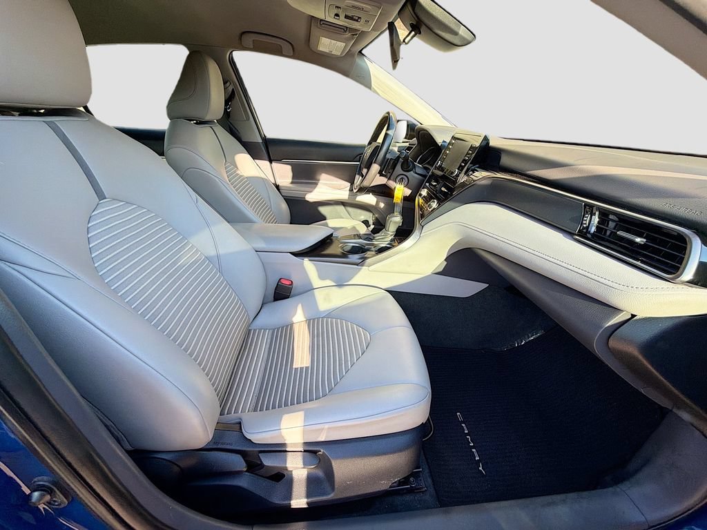 Used 2023 Toyota Camry SE FWD image 14
