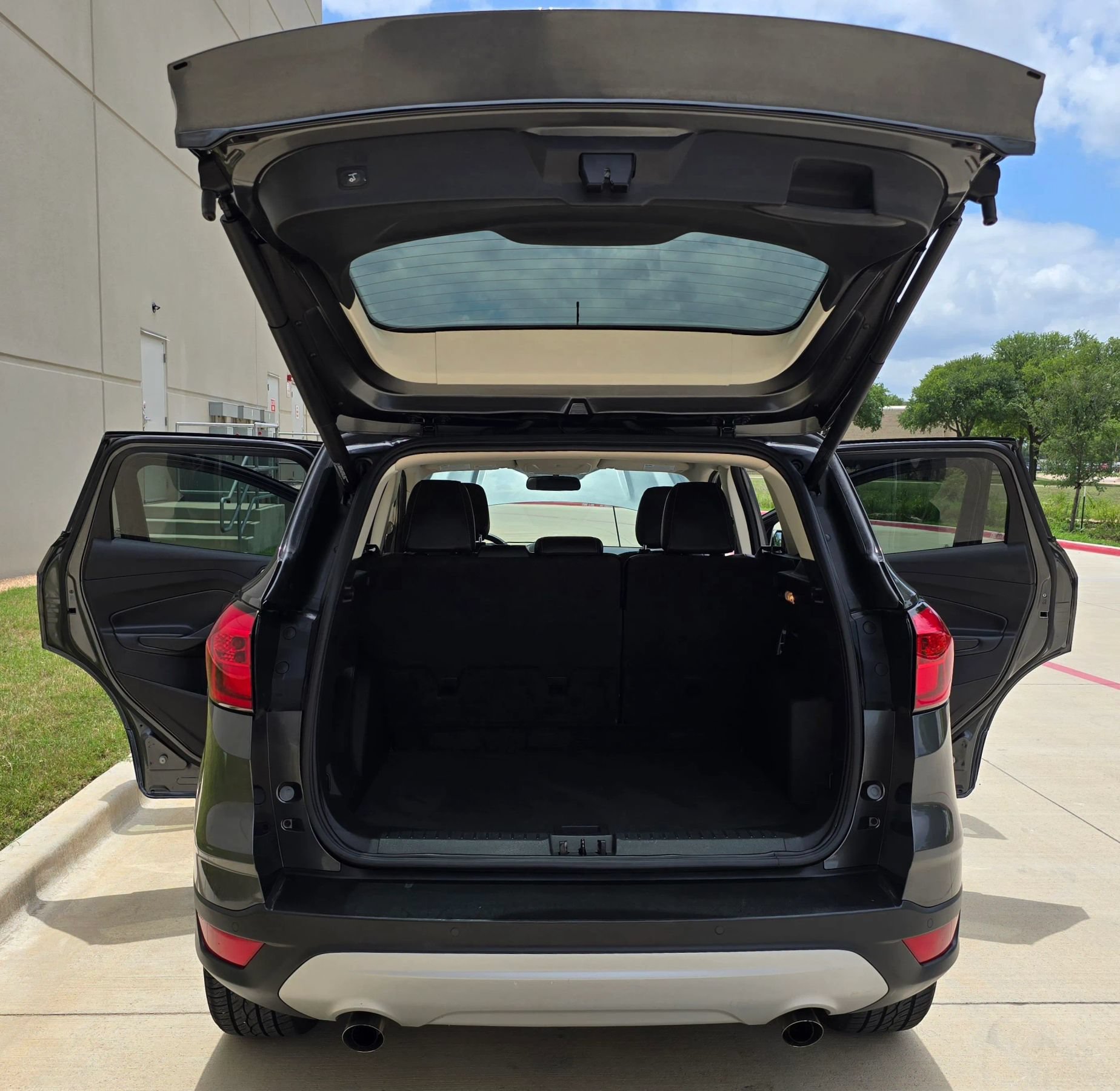 Used 2019 Ford Escape SEL FWD image 11