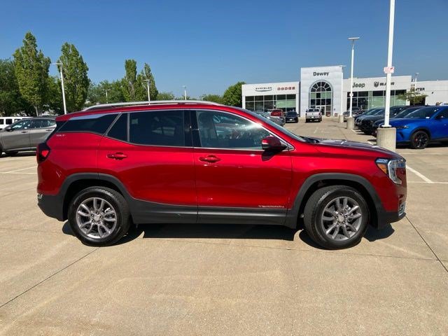 Used 2024 GMC Terrain SLT w/ Infotainment Package II AWD/4WD image 5