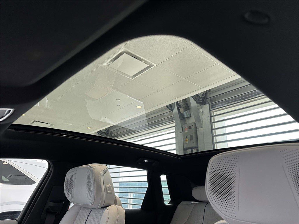 Certified 2024 Cadillac Lyriq Luxury image 24