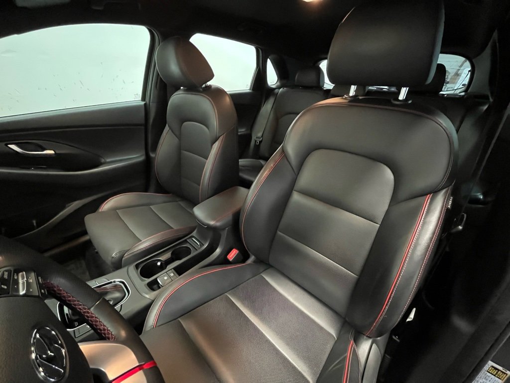 Used 2018 Hyundai Elantra GT Sport image 11