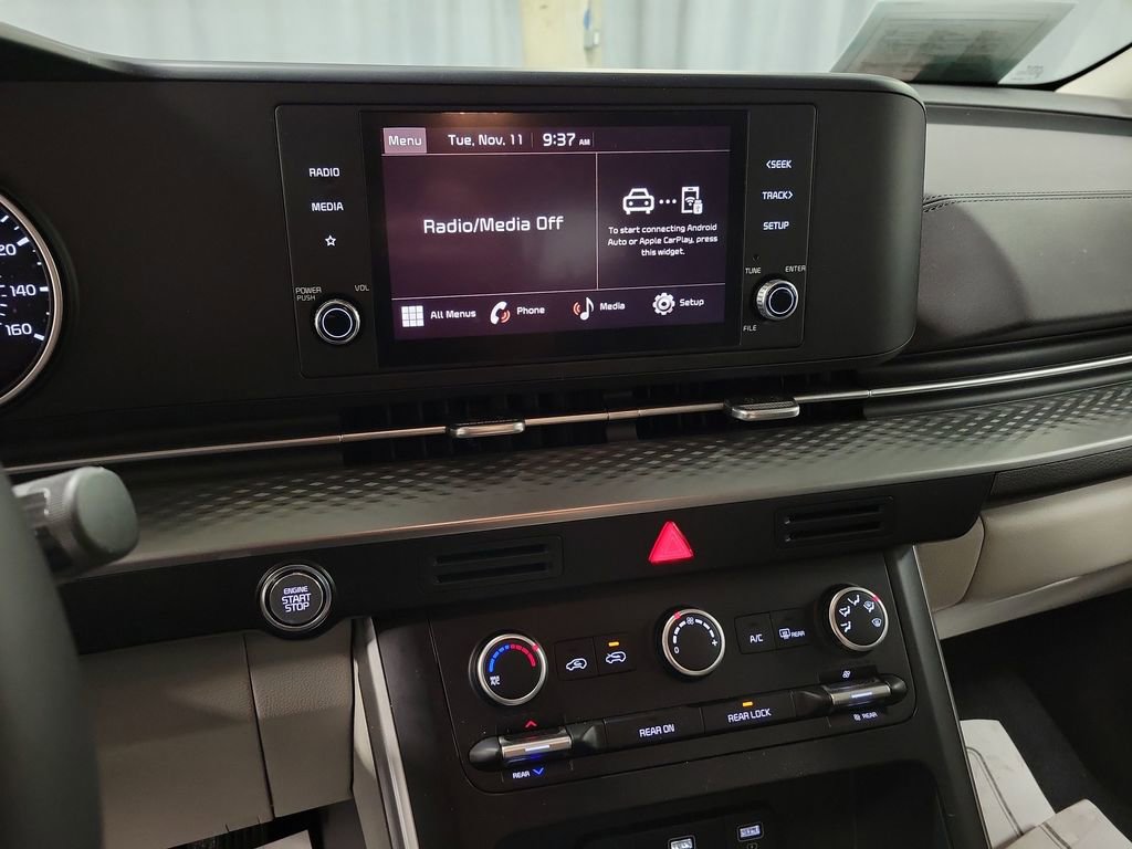 Used 2024 Kia Carnival LX image 14