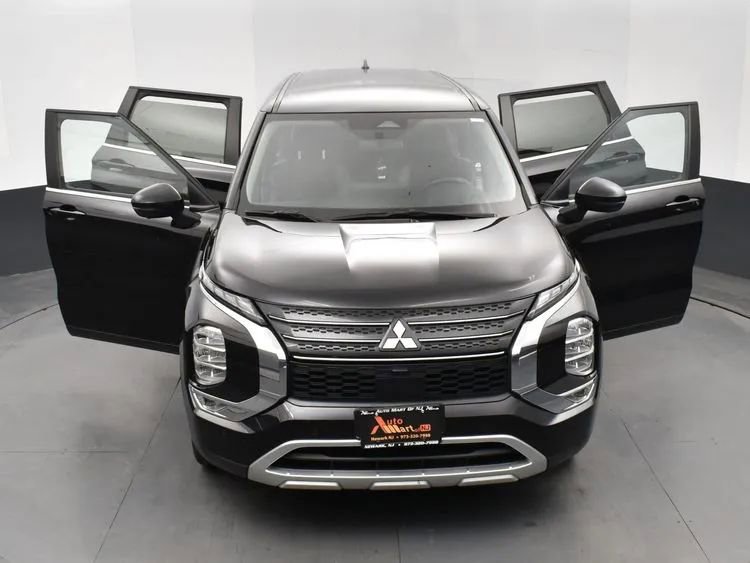 Used 2024 Mitsubishi Outlander FWD image 10