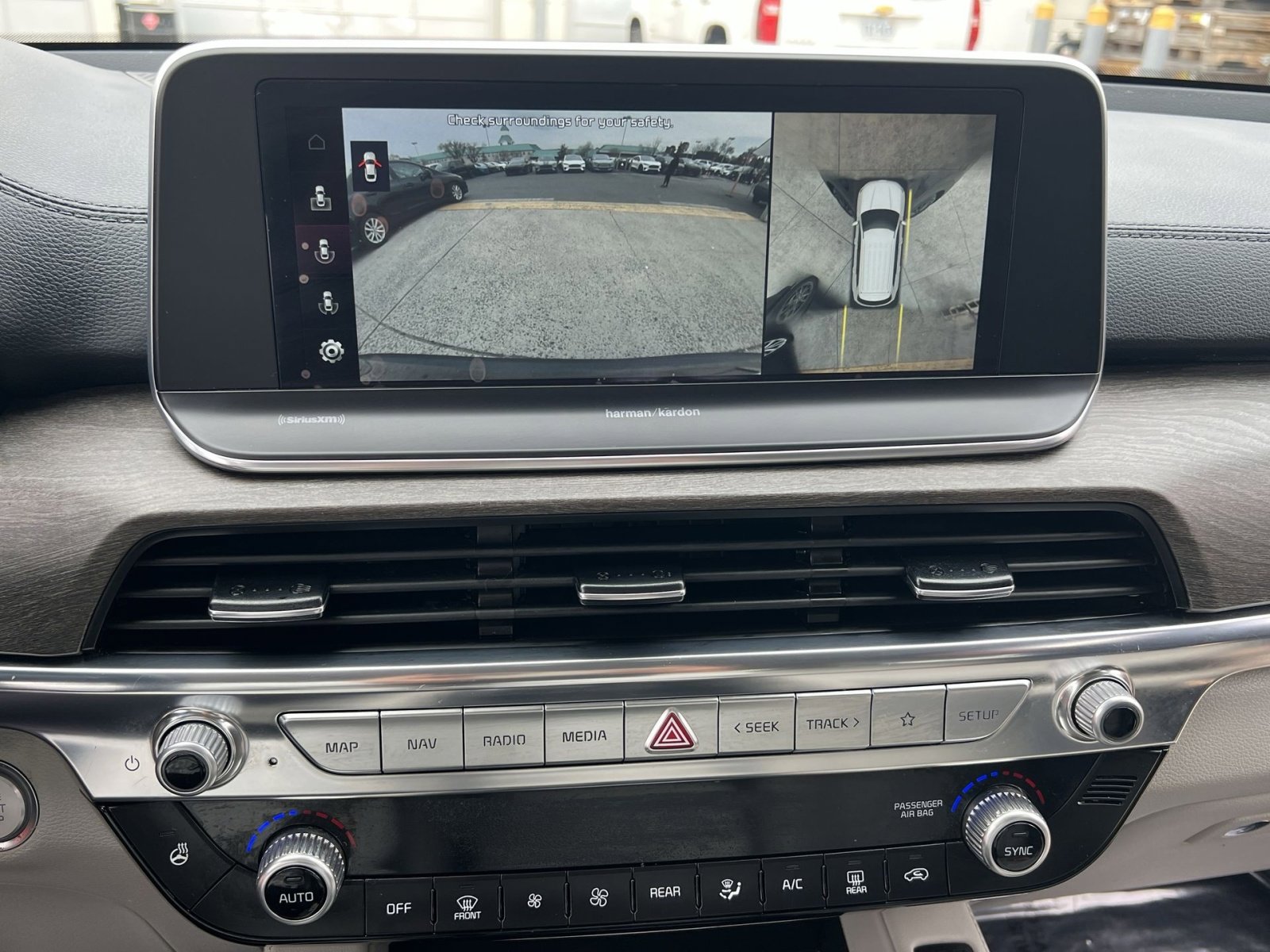 Used 2022 Kia Telluride SX w/ SX Prestige Package image 19