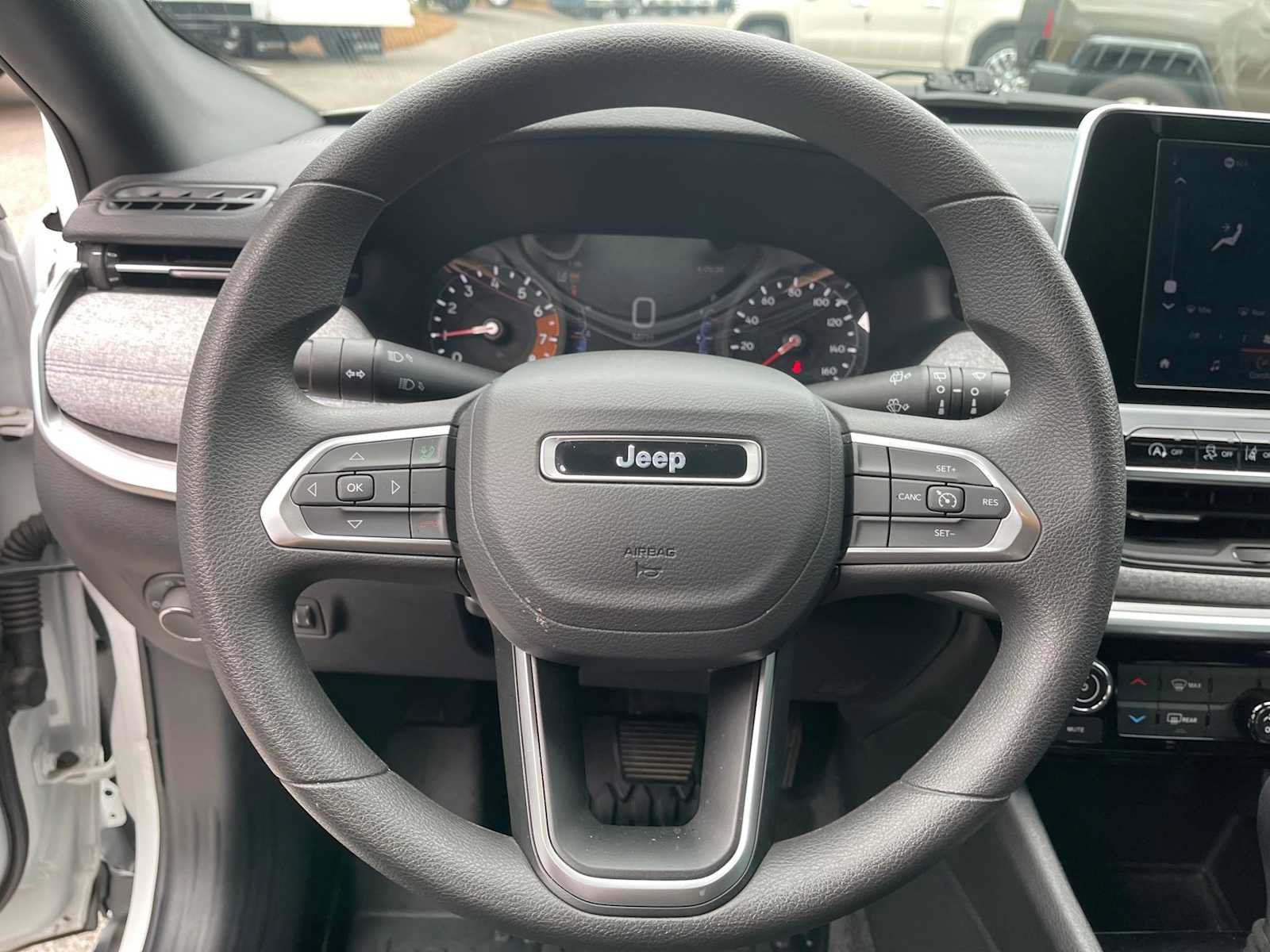 Used 2025 Jeep Compass Sport AWD/4WD image 15