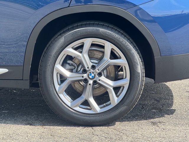Certified 2025 BMW X4 xDrive30i AWD/4WD image 4