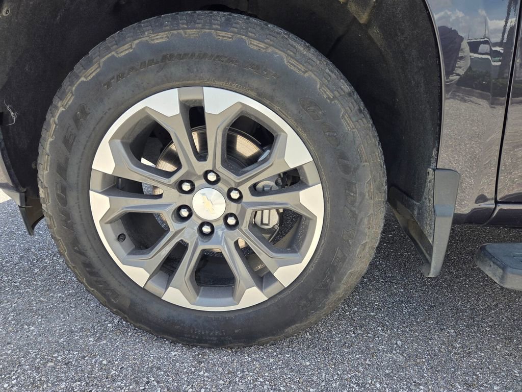 Used 2023 Chevrolet Silverado 1500 High Country w/ Z71 Off-Road Package image 10