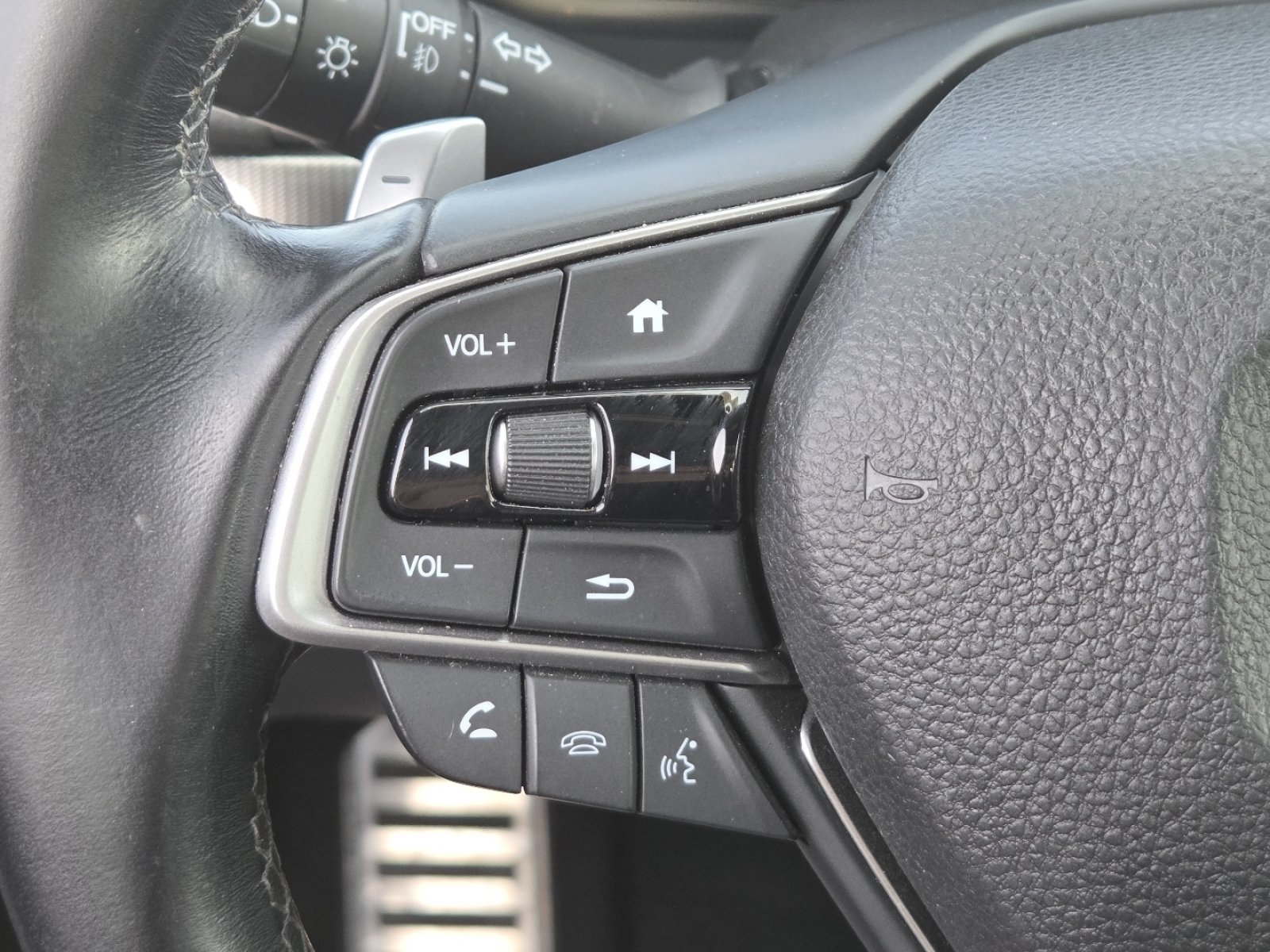 Used 2018 Honda Accord Sport image 29