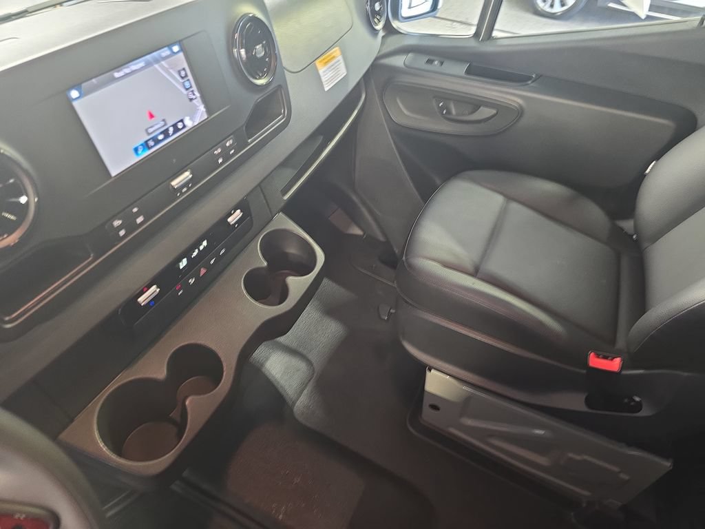 Used 2023 Mercedes-Benz Sprinter 2500 image 27