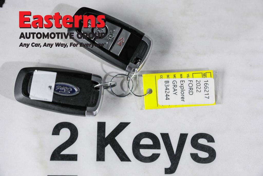 Used 2022 Ford Explorer XLT image 24