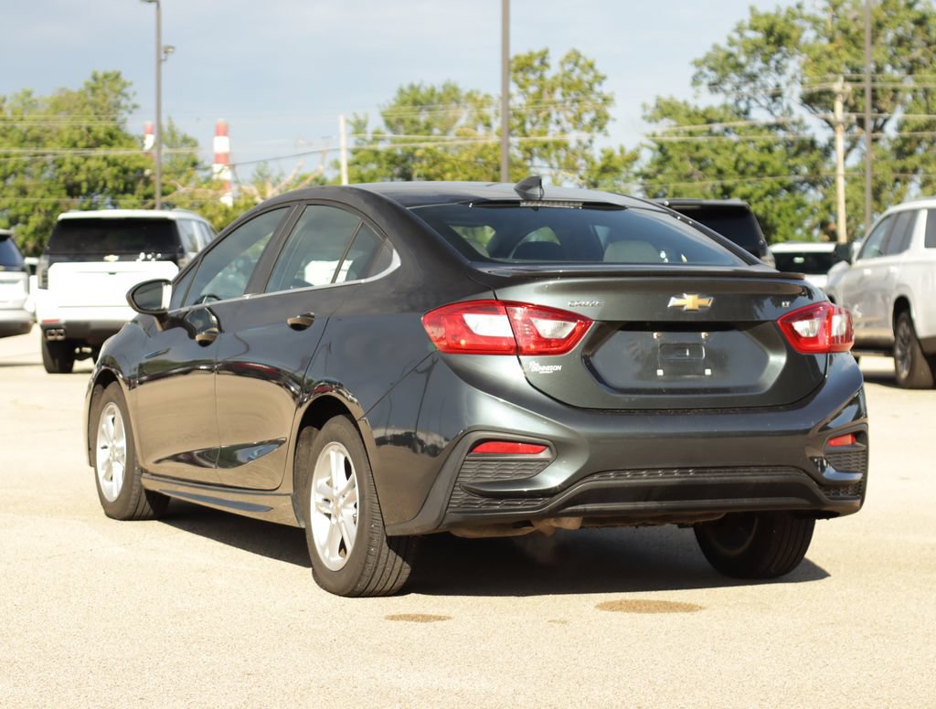 Used 2017 Chevrolet Cruze LT w/ Convenience Package FWD image 5