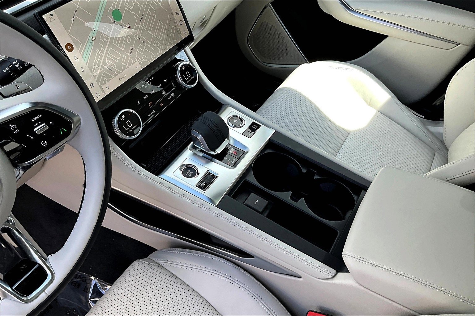 New 2026 Jaguar F-PACE R-Dynamic S image 8