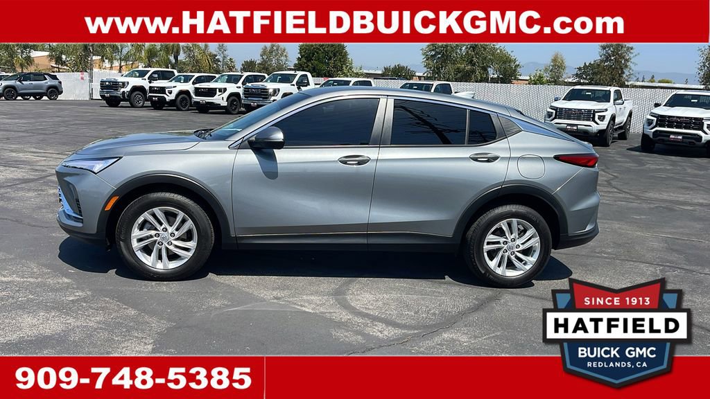 Used 2024 Buick Envista Preferred w/ Advanced Safety Package FWD image 2