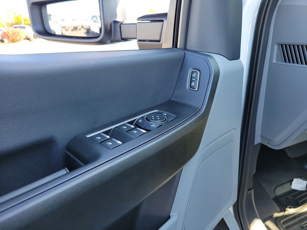 New 2025 Ford F450 XL w/ XL Chrome Package image 17